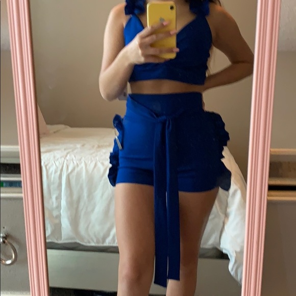 Two piece set - Picture 2 of 4